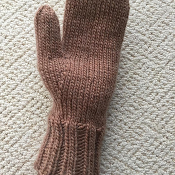 Killarney Cabled Mittens