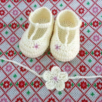 Luisa Dancing Baby Booties