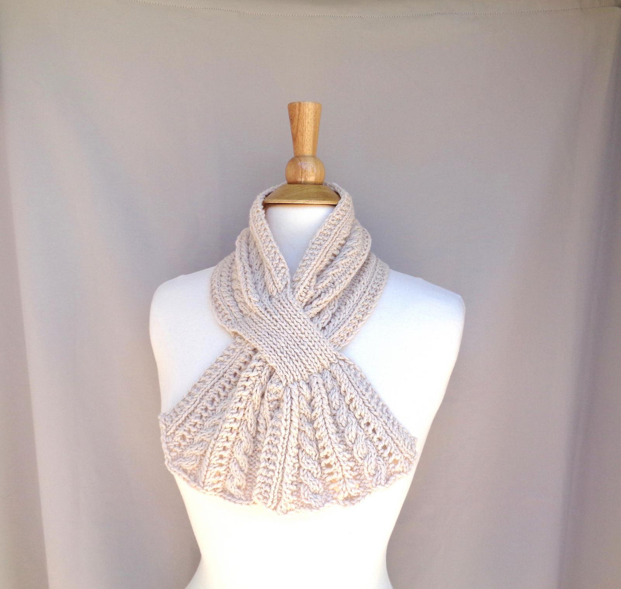 Keyhole Scarf with Cables