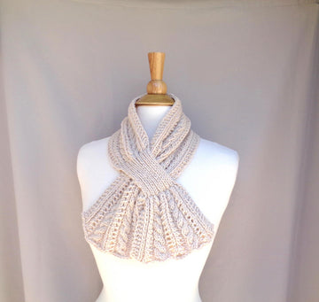 Keyhole Scarf with Cables