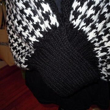 A Houndstooth Wrap About Town
