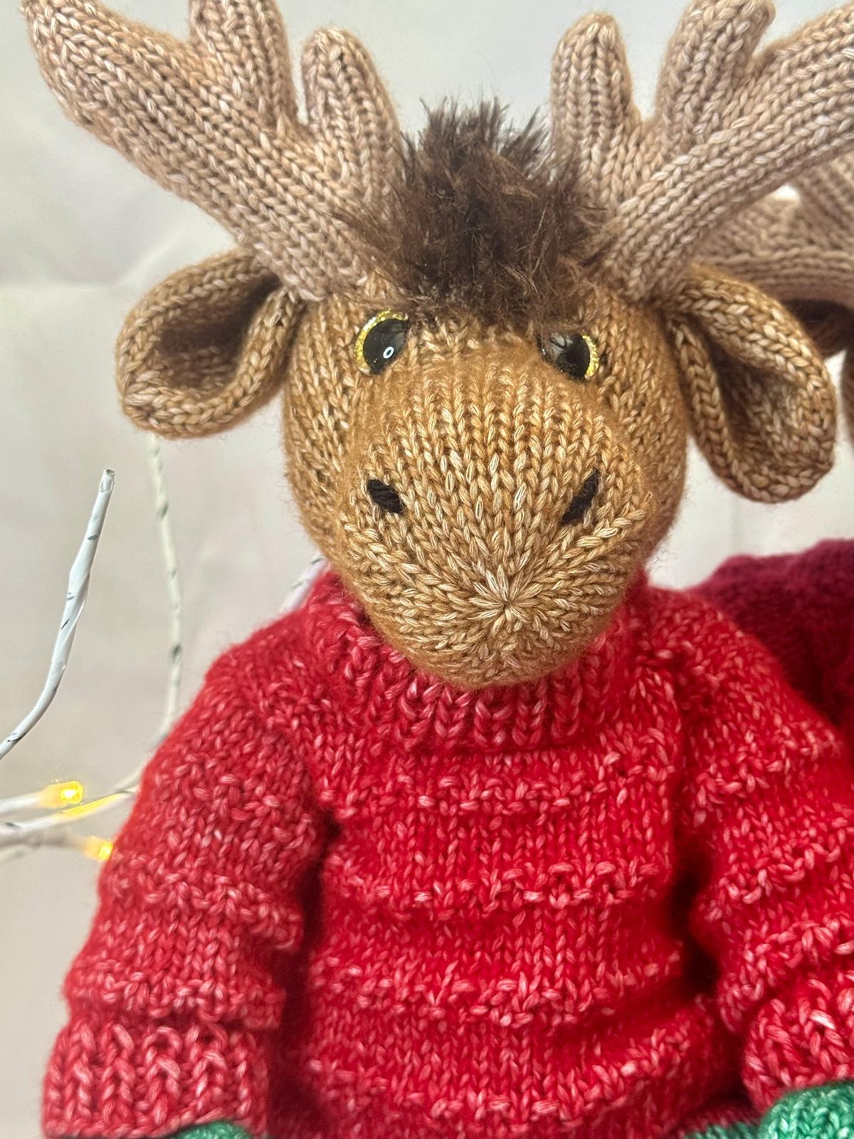 Mistletoe Moose