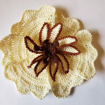 Large 3D flower pattern