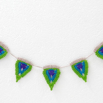 Garland with Little Feathers Peacock Style