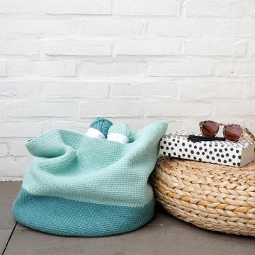 Slouchy Pouch Color Block in Yarn and Colors Zen - YAC330113 - Downloadable PDF