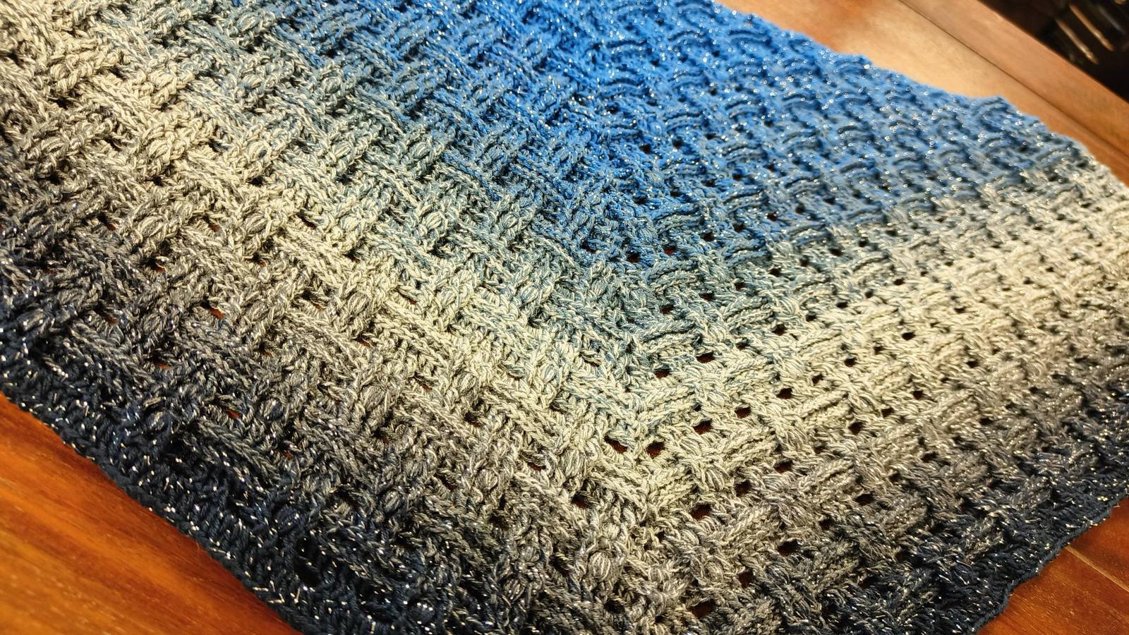 Triangular Scarf "Diopatra"