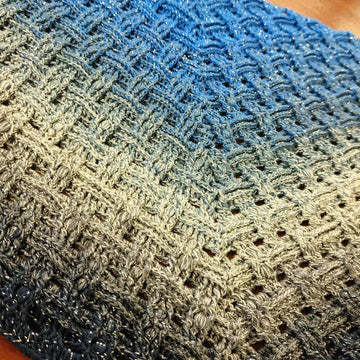 Triangular Scarf "Diopatra"