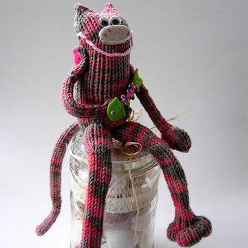 Thin cat  (knitted round)