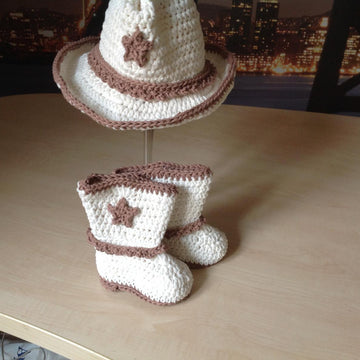 Baby Boot & Hat Set N 283