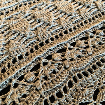 Flat Triangular Scarf "Admete"