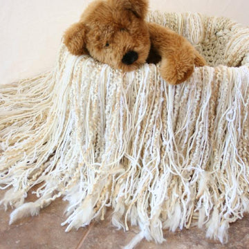 B07 Fringe Blanket