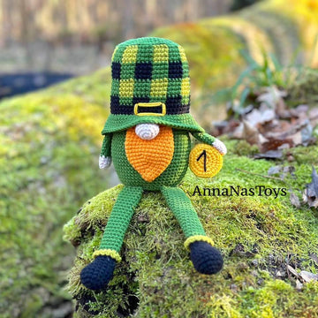St Patrick gnome with legs