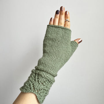 Lacy Cuff Fingerless Mitts
