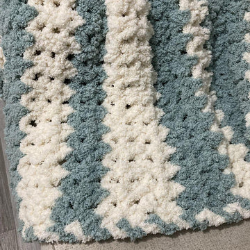 Easy Stitch Plush Chunky Blanket
