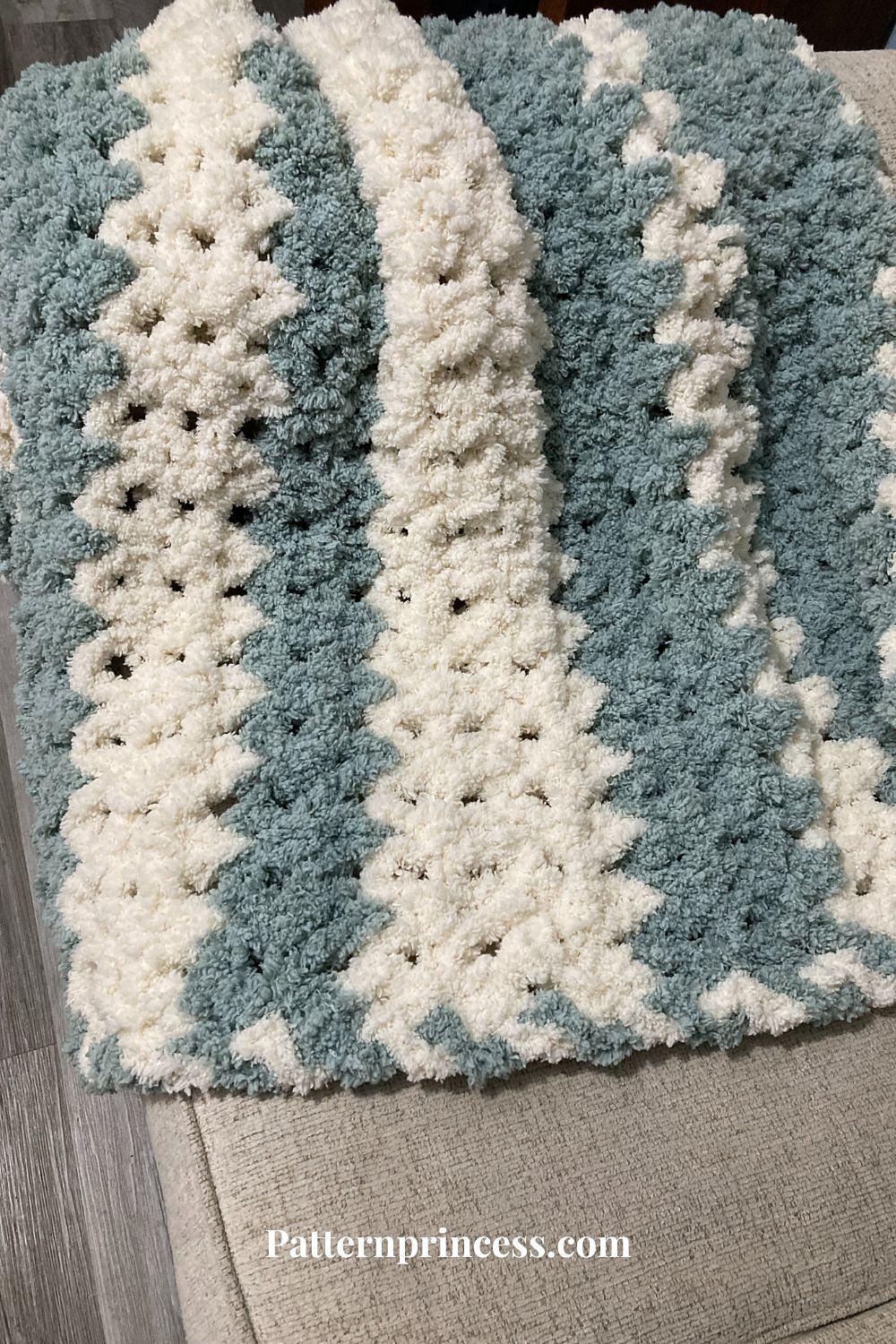Easy Stitch Plush Chunky Blanket