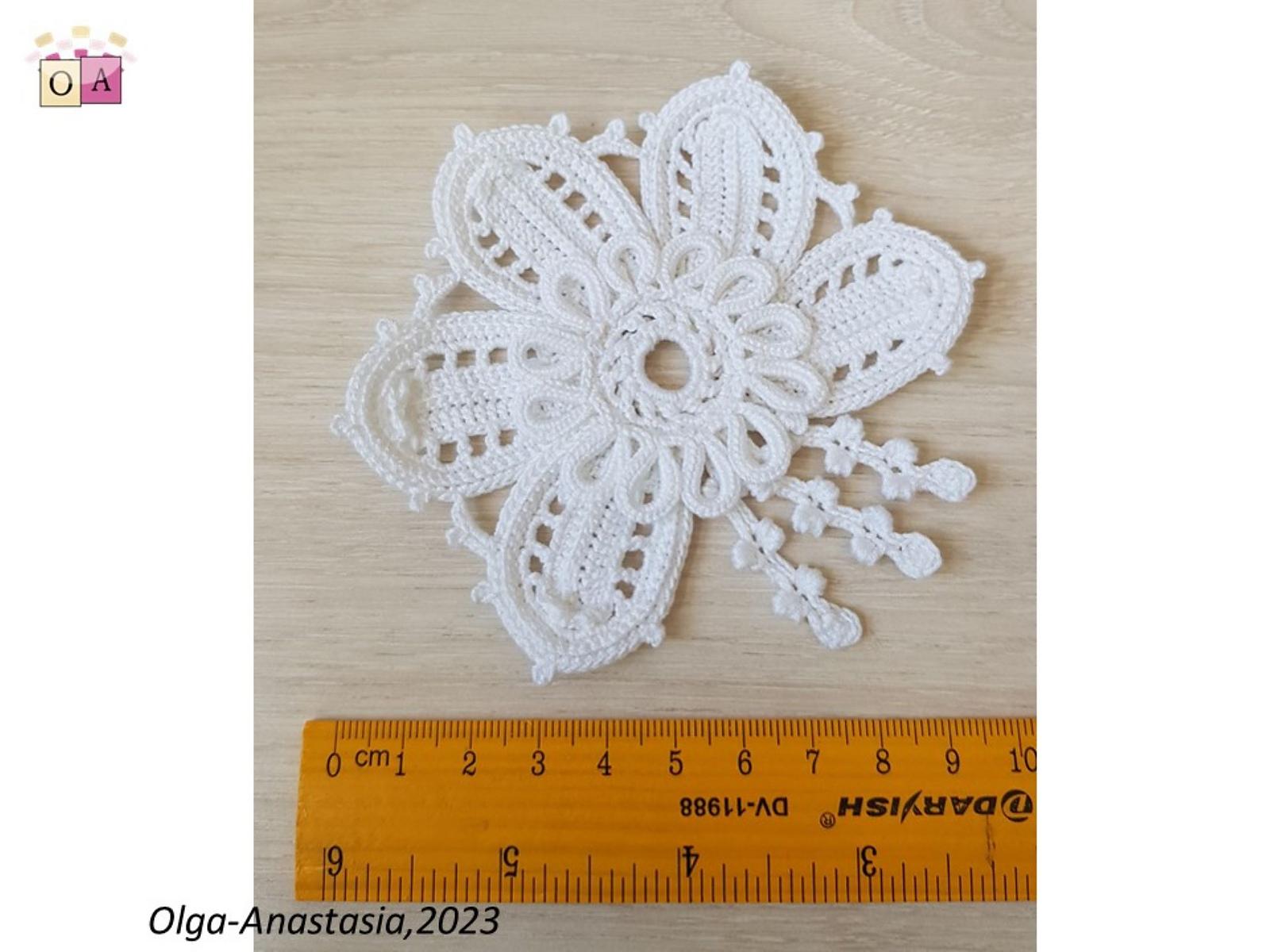Double layer flower with tassels crochet