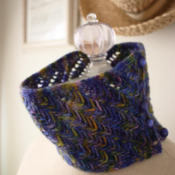 Dappled Knit Lace Neckwarmer