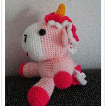 Crochet Pattern for the little Unicorn Pinky!