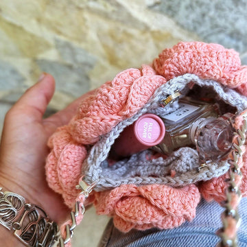 Mobile phone crossbody bag with 3D rose granny square crochet pattern T28