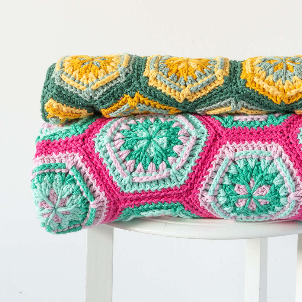 Flower Hexagon Baby Blanket in Yarn and Colors Epic - YAC100147 - Downloadable PDF