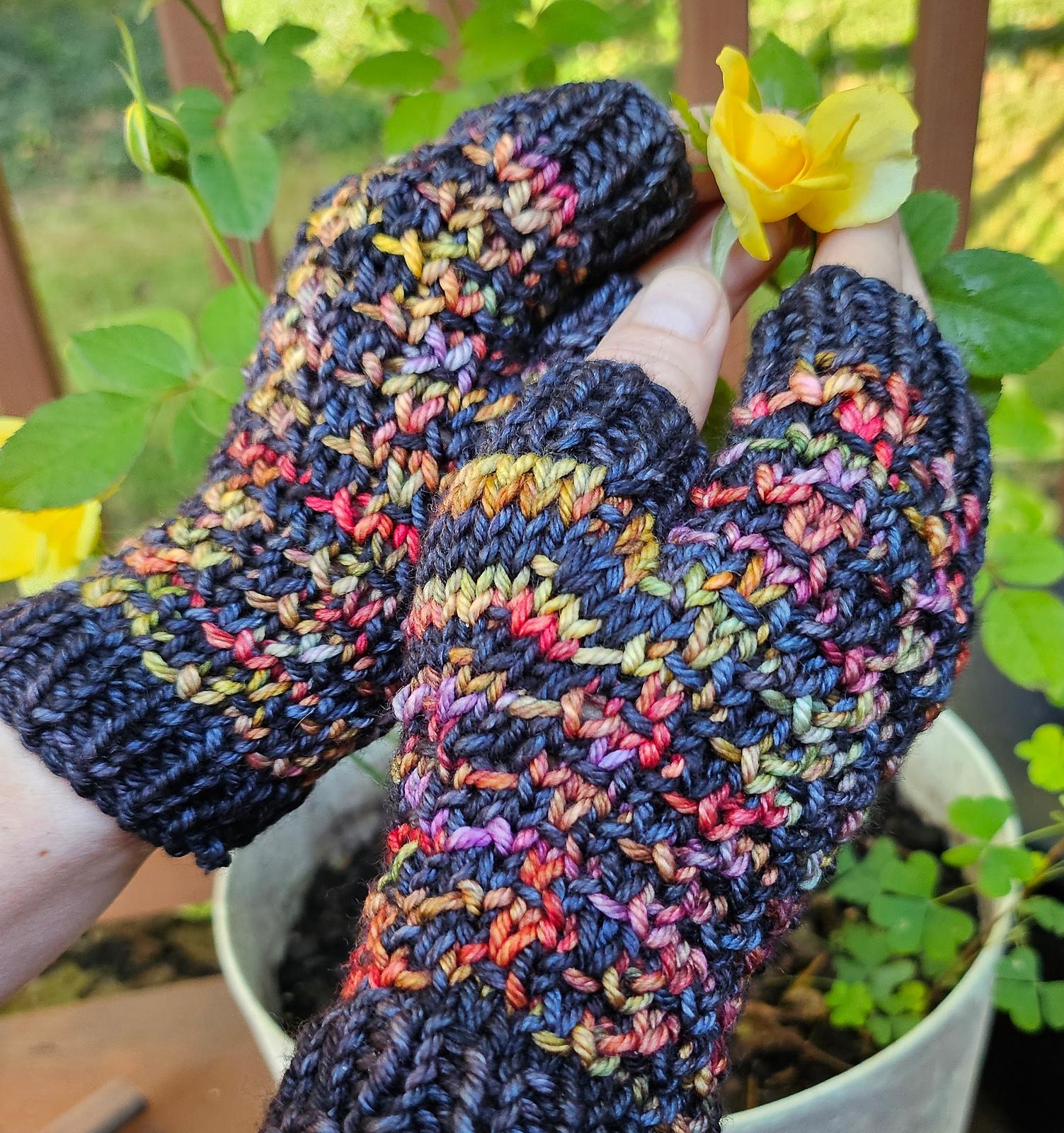 Highland Harmony Gloves