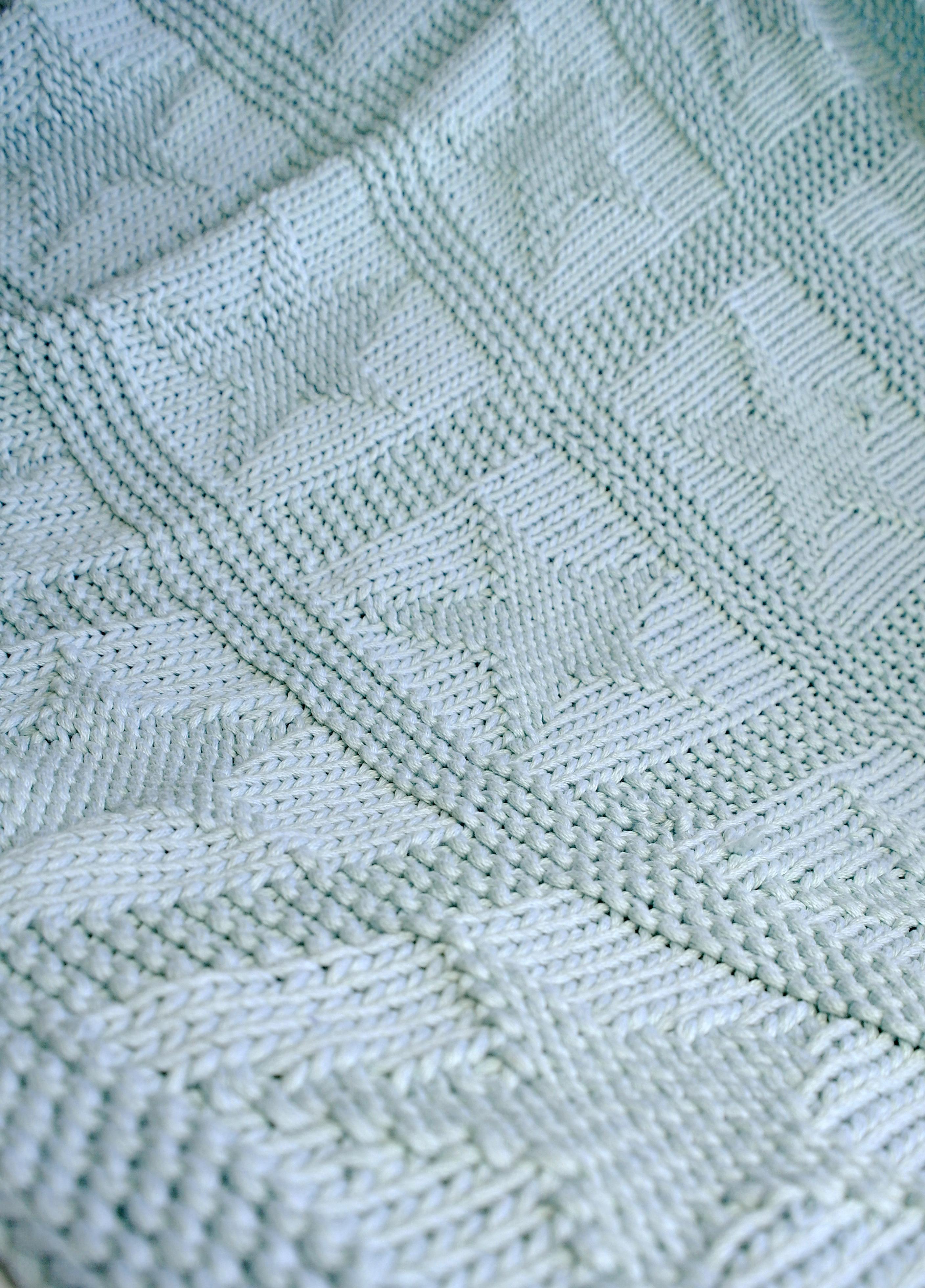 Easy chunky baby blanket with star pattern