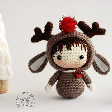 Christmas Deer Doll. Crochet Tanoshi.