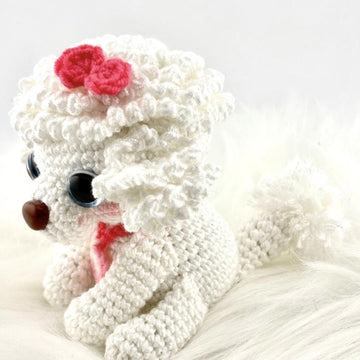 Snowberry the Poodle – Amigurumi Crochet Pattern Available in English and Portuguese