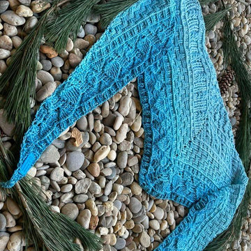 Flat Triangular Scarf "Gaia"