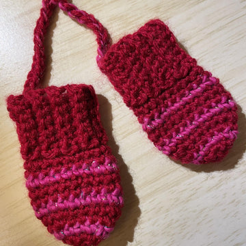 Doll’s Valentine Mittens