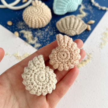 Seashell crochet pattern Amigurumi shell keychain and bag charm