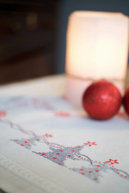 Vervaco Christmas Trees Table Runner Kit (40 x 100 cm) - 40 x 100cm