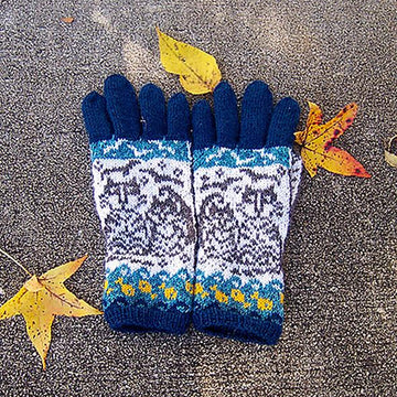 A Day By the Sea Gloves