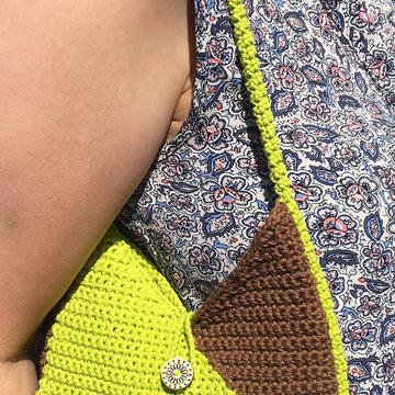 Two Tone V bag