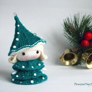 Tanoshi Small Doll in the Christmas Tree dress