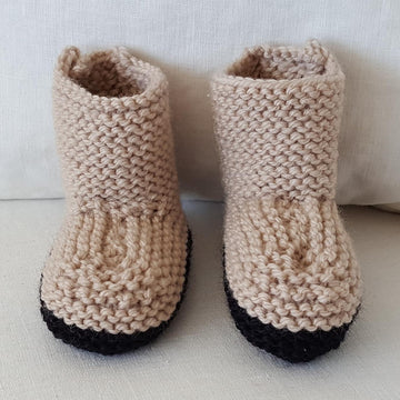 Cassandra - side buttoning boots