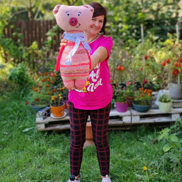Scrap yarn Pig