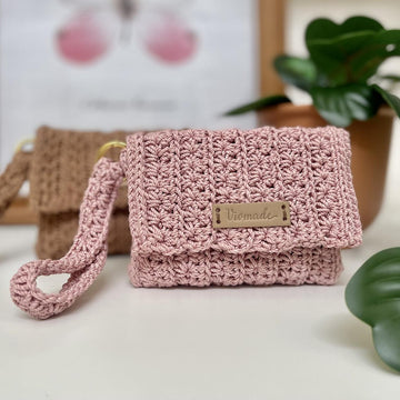 Star stitch wristlet purse