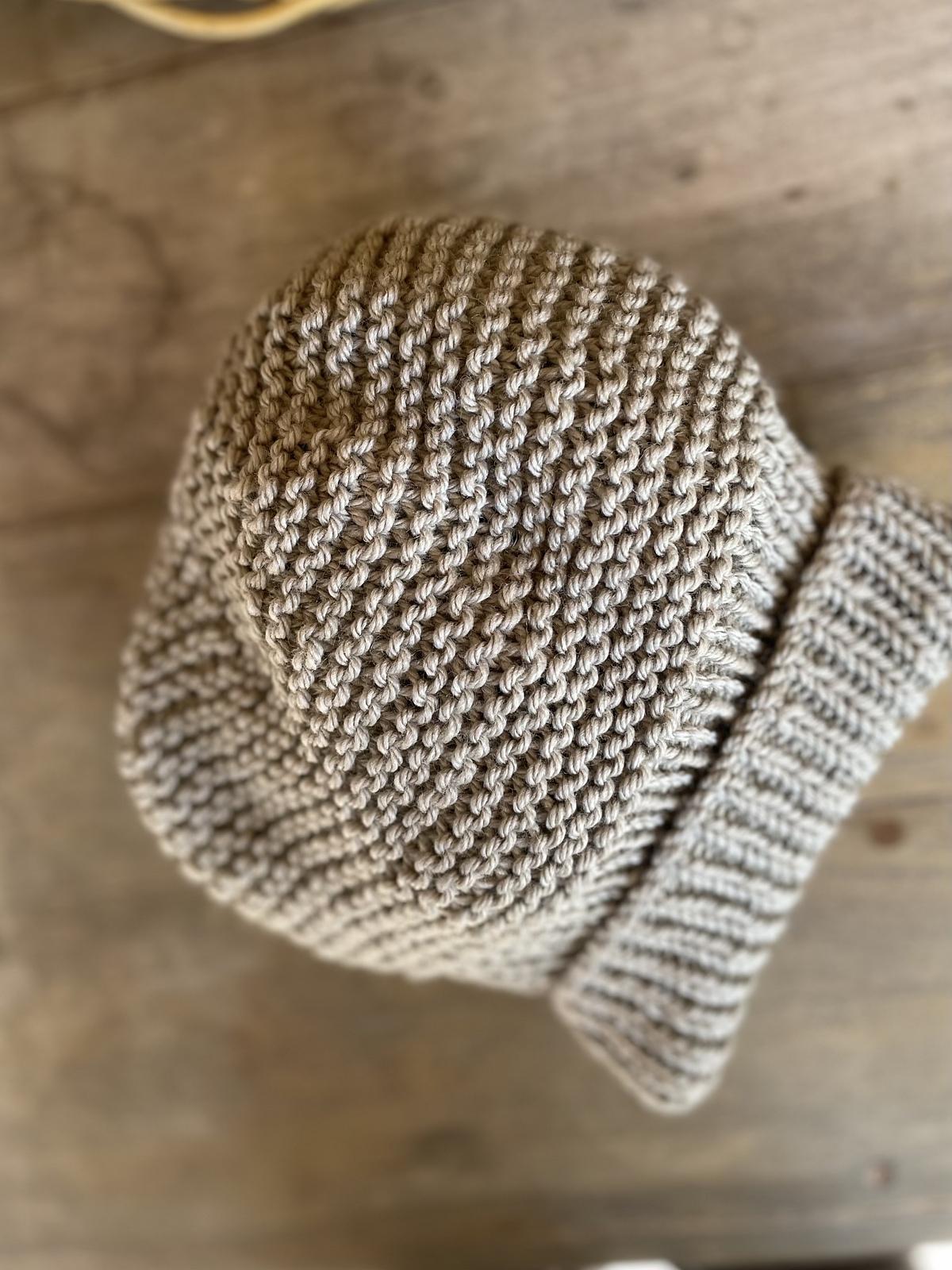 Geraniums Beanie