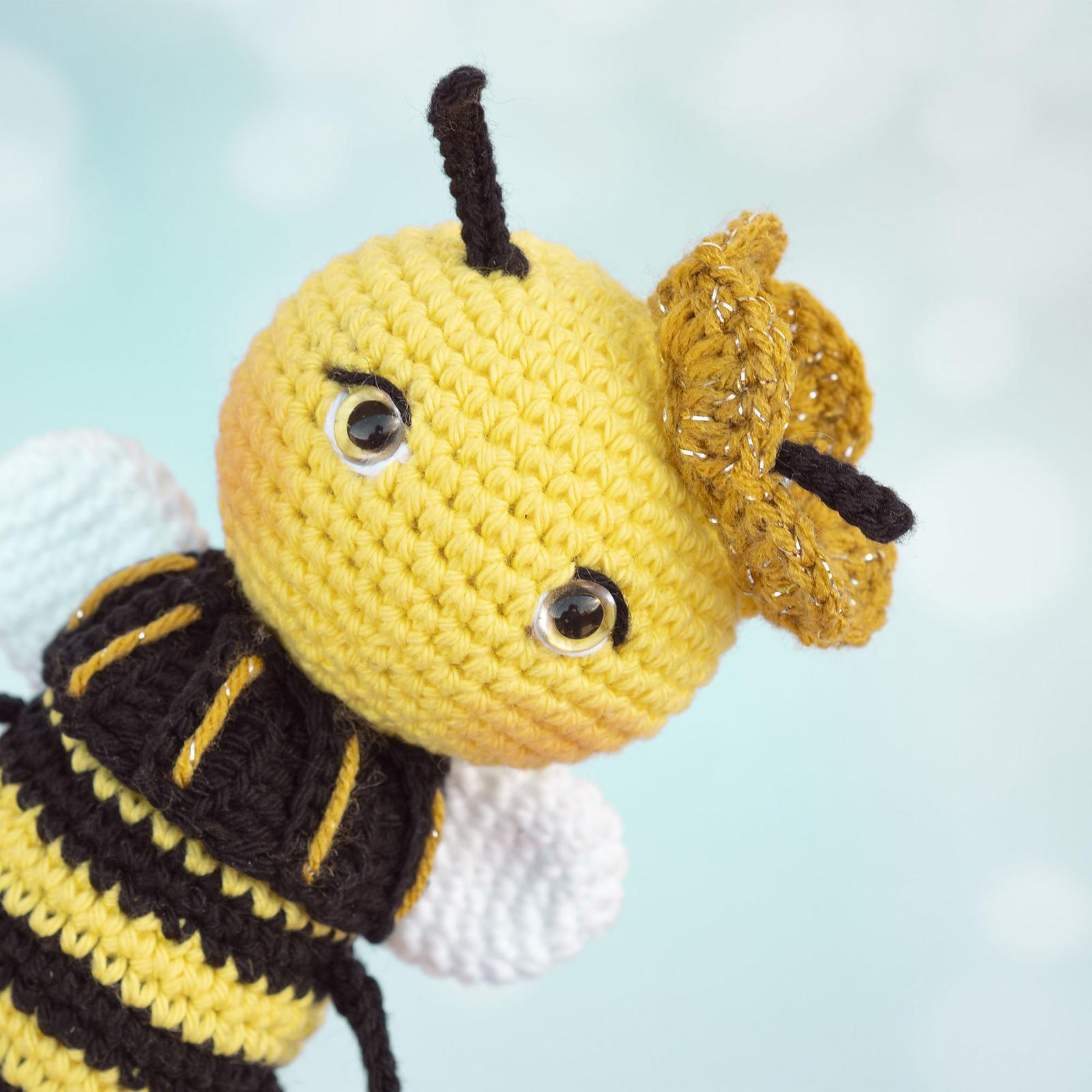 Queen Bee Amigurumi