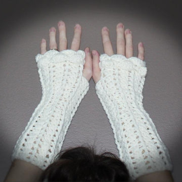 Lacy Wrist Warmers with Shell Edge