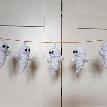 Crochet ghost