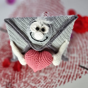 Love letter with heart crochet pattern gift idea