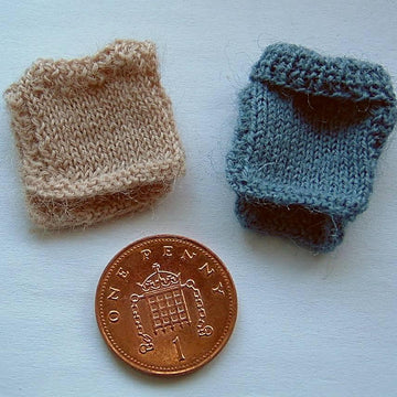 1:12th scale jumper front and neckwarmers