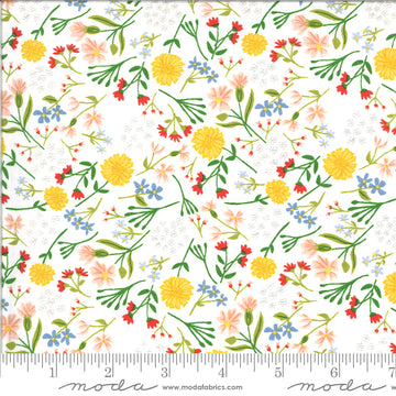 Moda Fabrics On The Farm - Cream Farm Picked Flowers