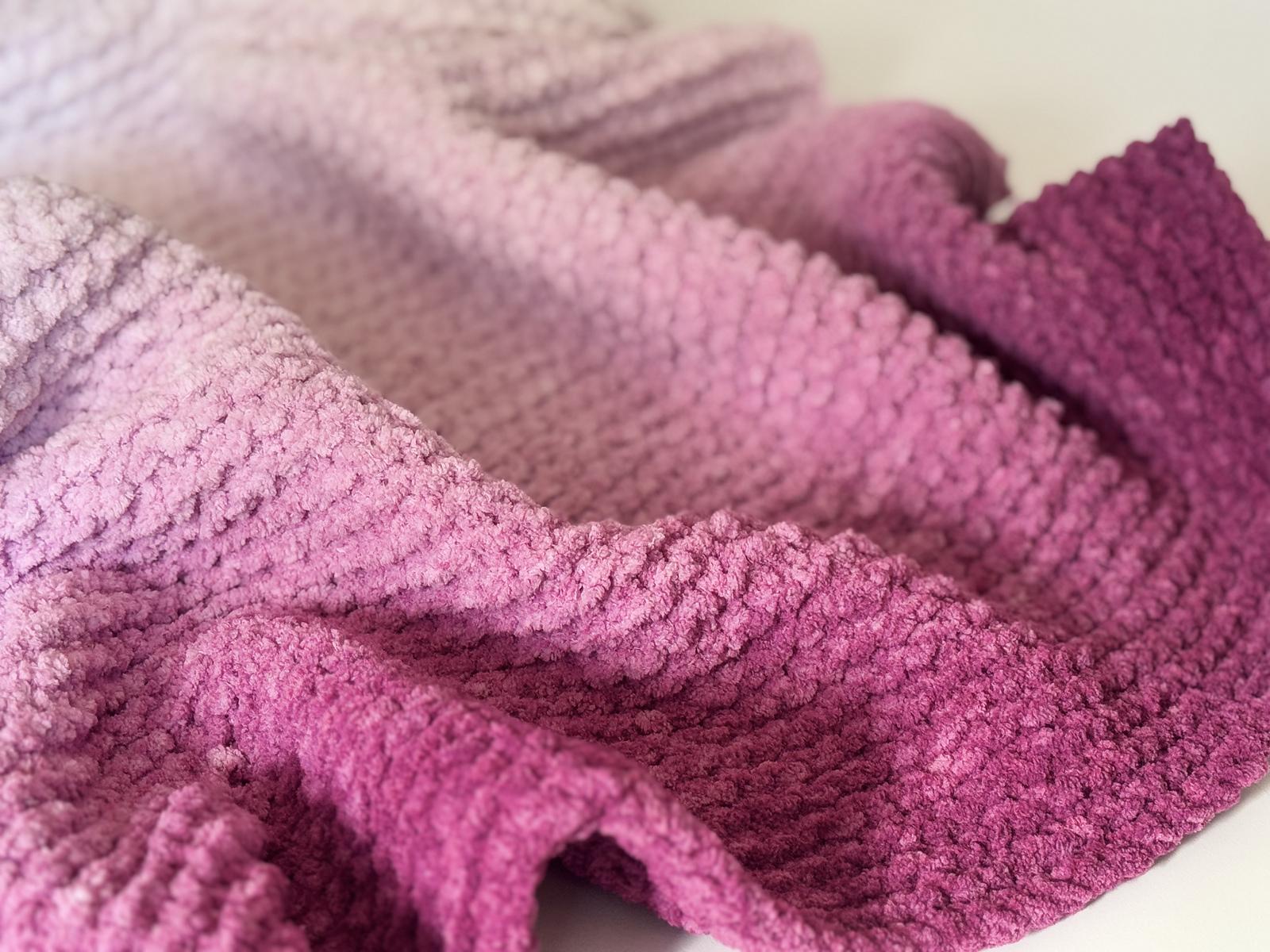 Perfect Phasing Gradual Color Change Blanket
