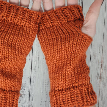 Staghorn Cable Knit Gloves