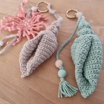 Seashell coral bag charm keychain crochet pattern B2