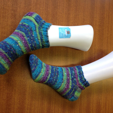 Pinata Pin Holes 4 Ply Socks Pattern