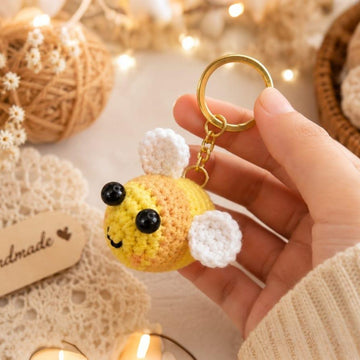 Crochet Bee Keychain – PDF Pattern + Video Tutorial